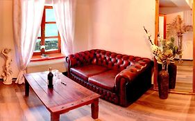 Hotel Štiřínská Stodola U Prahy
